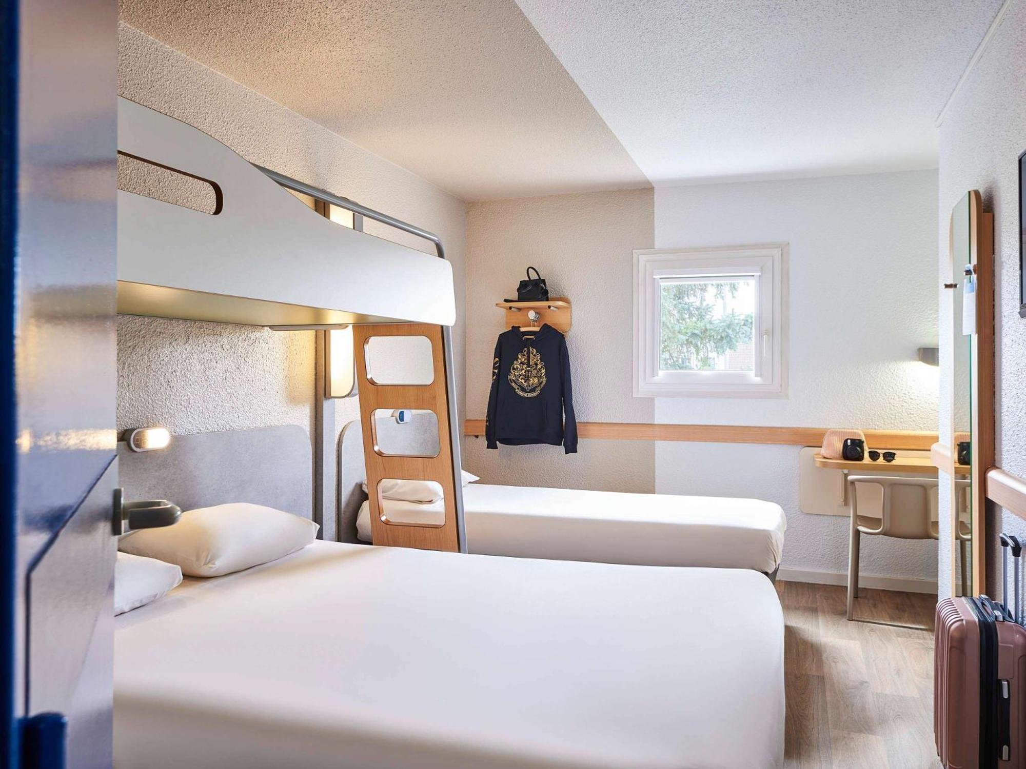 Ibis Budget Versailles Chateau Saint Cyr L'Ecole Buitenkant foto