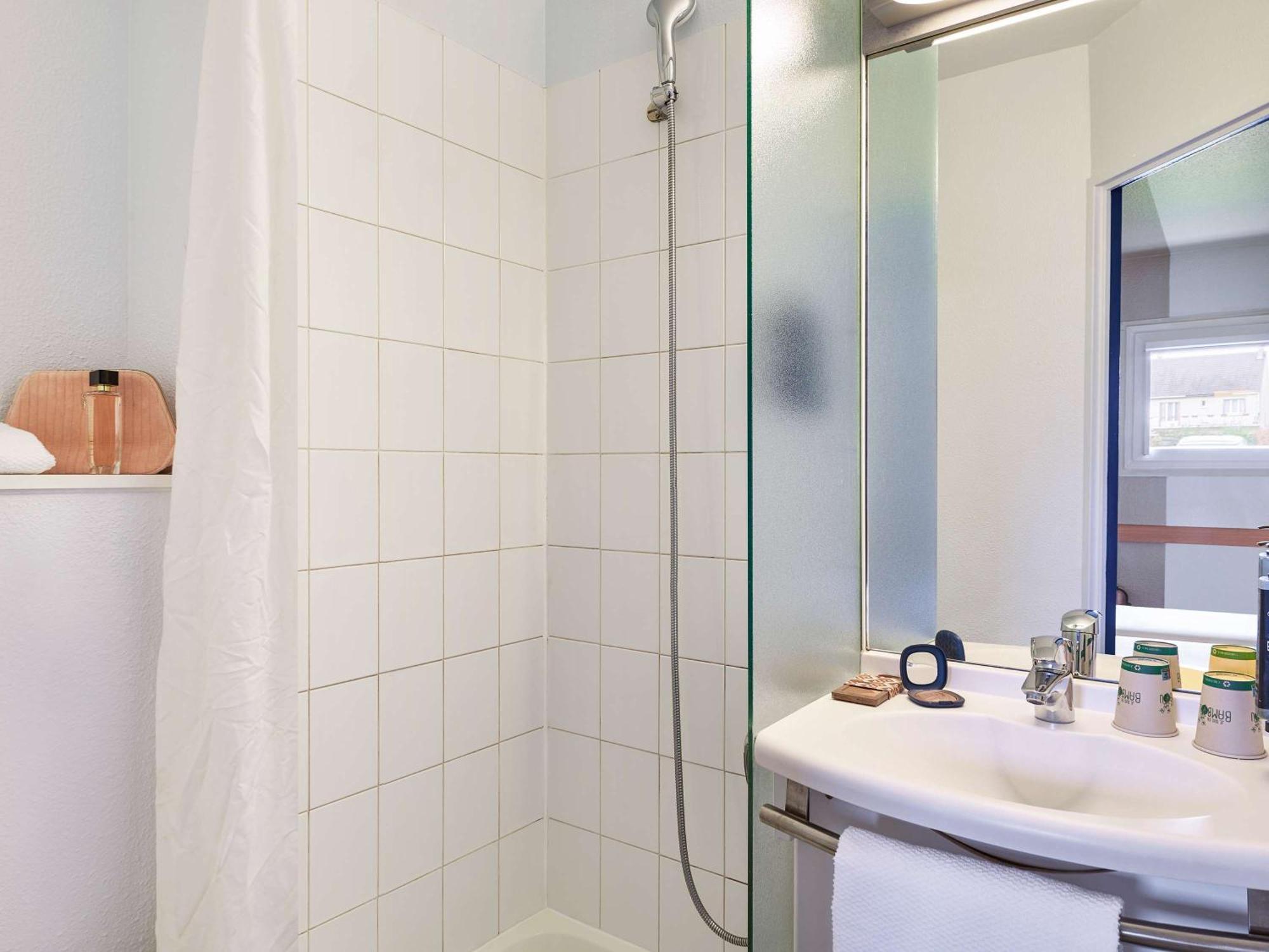Ibis Budget Versailles Chateau Saint Cyr L'Ecole Buitenkant foto