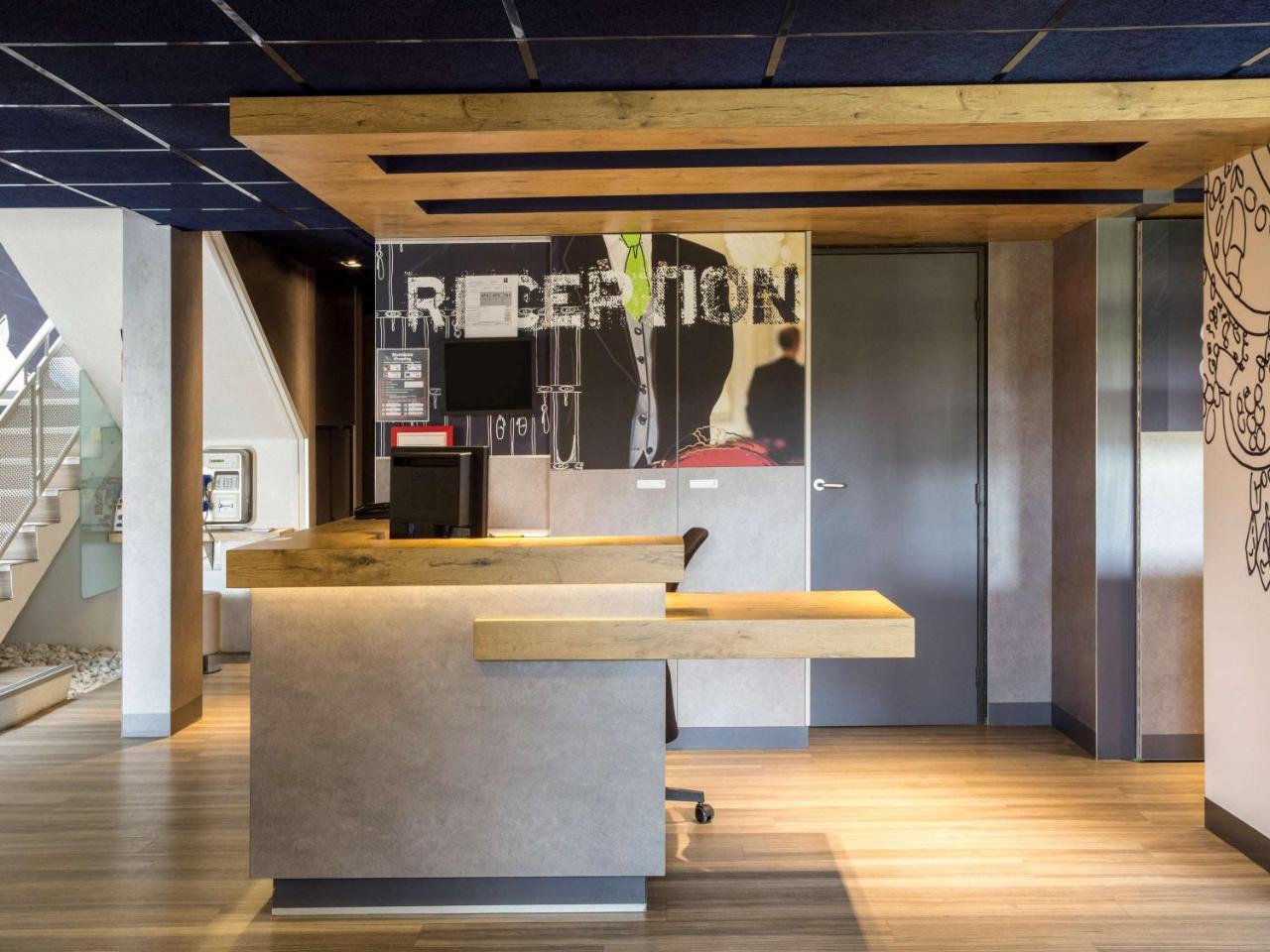 Ibis Budget Versailles Chateau Saint Cyr L'Ecole Buitenkant foto