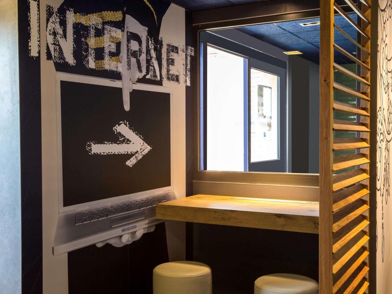 Ibis Budget Versailles Chateau Saint Cyr L'Ecole Buitenkant foto